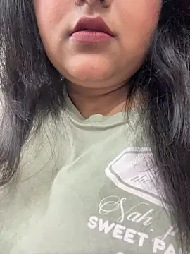 smile pretty online show from 02-23-26, 03:45