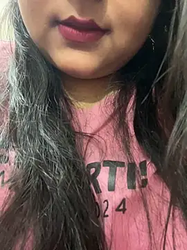 smile pretty online show from 11-19-25, 04:29