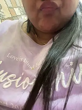 smile pretty online show from 02-27-25, 05:40