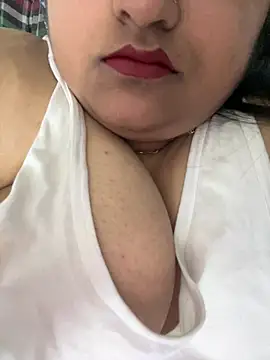 smile pretty online show from 03-18-25, 07:44