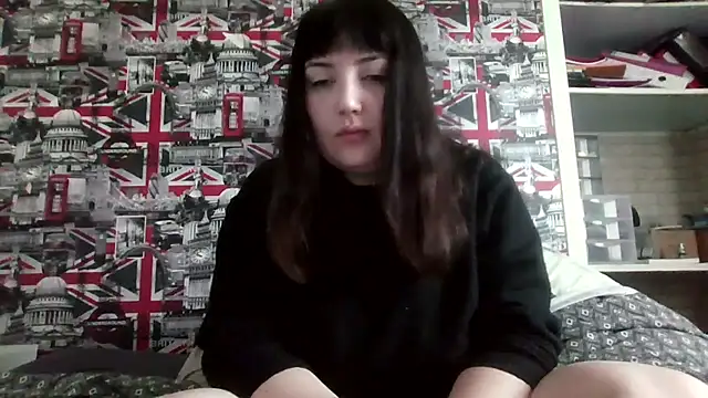 Lynylou online show from 10-13-25, 07:32