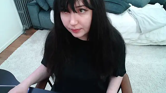 Lynylou online show from 02-26-25, 06:19