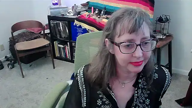 Snapshot of LilyLuscious chatting on 01-18-25, 08:52 LilyLuscious online show from 01-18-25, 08:52
