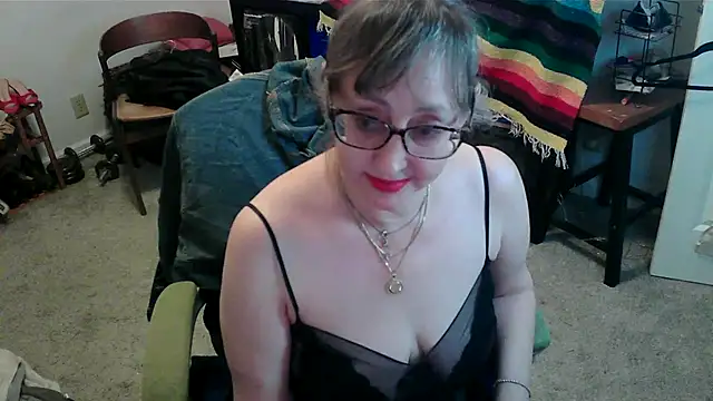 Snapshot of LilyLuscious chatting on 01-26-25, 02:14 LilyLuscious online show from 01-26-25, 02:14