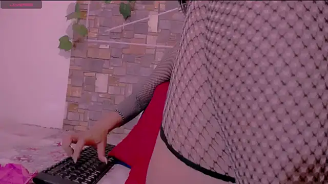 CrazyRousex online show from 01-06-26, 02:21