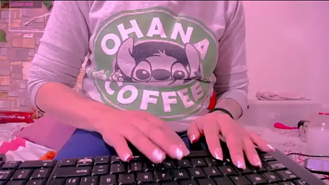 Snapshot of CrazyRousex chatting on 04-21-26, 04:35 CrazyRousex online show from 04-21-26, 04:35