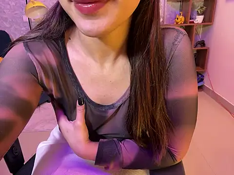 Snapshot of MidnightFlame chatting on 02-05-25, 08:14 MidnightFlame online show from 02-05-25, 08:14