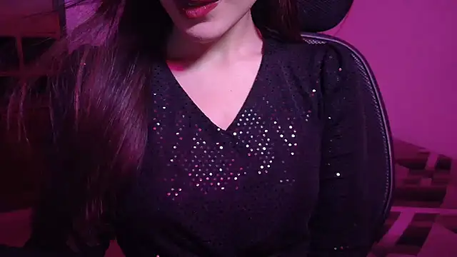 Snapshot of MidnightFlame chatting on 10-12-25, 01:23 MidnightFlame online show from 10-12-25, 01:23