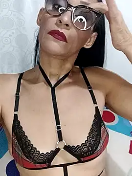 Snapshot of BarbaraMature chatting on 09-28-25, 06:26 BarbaraMature online show from 09-28-25, 06:26
