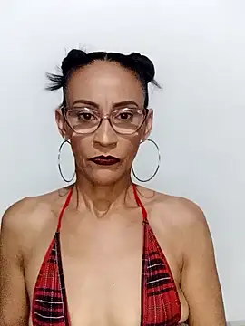Snapshot of BarbaraMature chatting on 01-22-25, 06:20 BarbaraMature online show from 01-22-25, 06:20