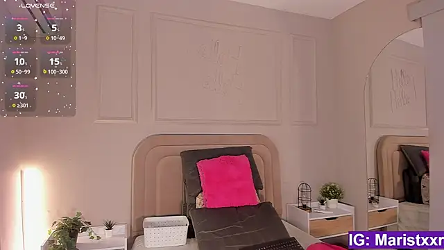 Maristxxr online show from 10-14-25, 07:47