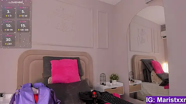 Maristxxr online show from 10-15-25, 07:44