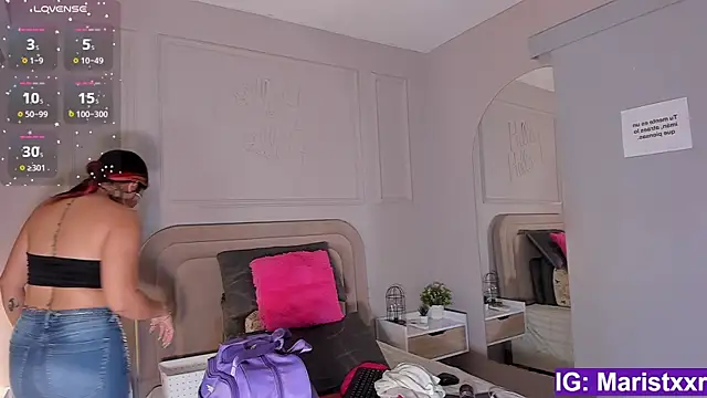 Maristxxr online show from 10-19-25, 07:49