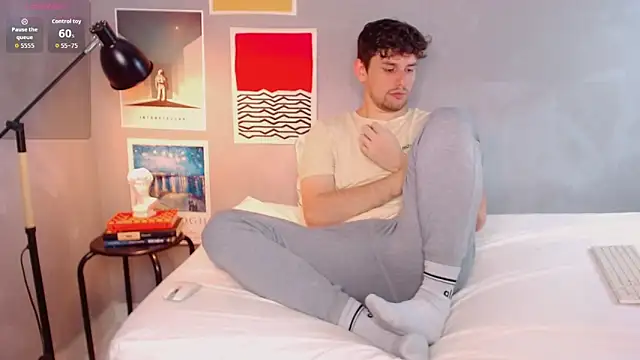 Elio555 online show from 10-25-25, 07:58