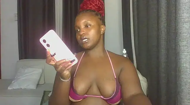 Snapshot of Ebony_butt chatting on 02-25-25, 01:09 Ebony butt online show from 02-25-25, 01:09