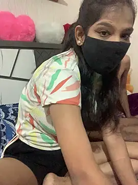 Snapshot of hottiess69 chatting on 12-02-24, 06:38 hottiess69 online show from 12-02-24, 06:38