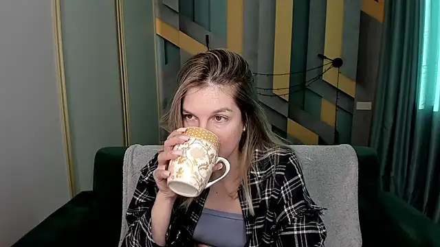 EmilyWalkeri online show from 01-14-26, 07:45