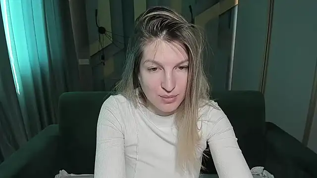 EmilyWalkeri online show from 04-22-26, 06:53