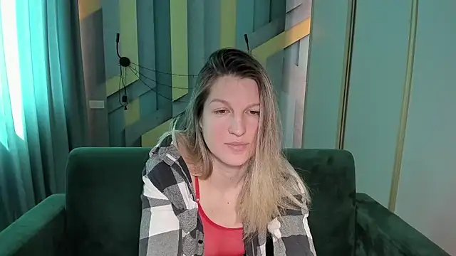 EmilyWalkeri online show from 04-30-26, 07:26