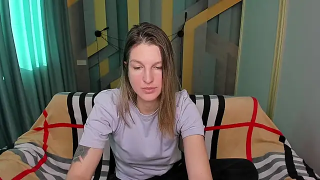 EmilyWalkeri online show from 11-14-25, 07:56