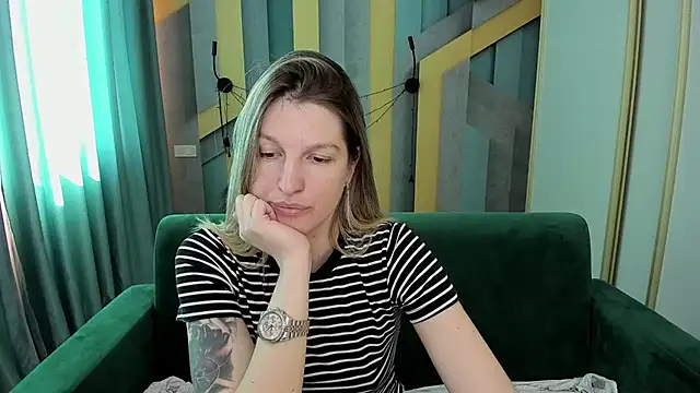 EmilyWalkeri online show from 03-26-26, 07:39