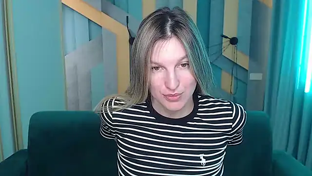 EmilyWalkeri online show from 03-10-26, 08:07