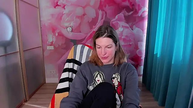 EmilyWalkeri online show from 03-21-25, 10:06