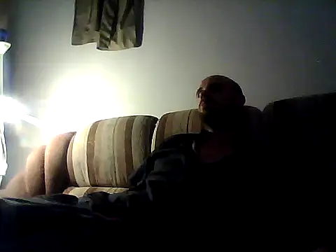 Snapshot of Rejtelmesest chatting on 06-19-26, 10:25 Rejtelmesest online show from 06-19-26, 10:25