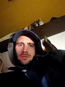 Snapshot of Rejtelmesest chatting on 03-04-25, 04:06 Rejtelmesest online show from 03-04-25, 04:06