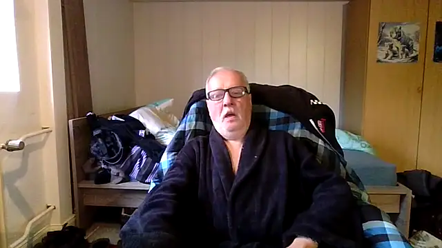 Snapshot of Sammy1660 chatting on 10-03-25, 09:33 Sammy1660 online show from 10-03-25, 09:33