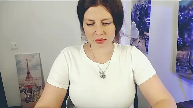 Snapshot of Lizzy_Love chatting on 07-26-26, 12:45 Lizzy Love online show from 07-26-26, 12:45