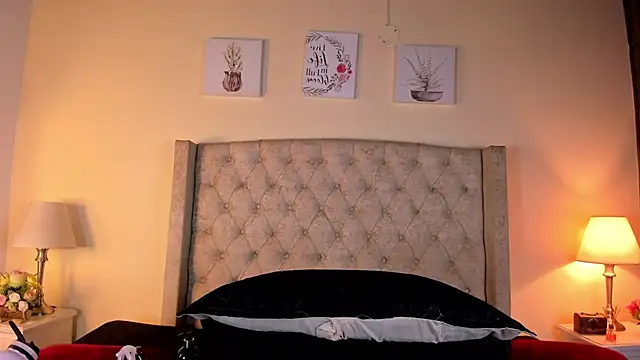 Snapshot of allisson_m chatting on 04-27-26, 12:14 allisson m online show from 04-27-26, 12:14