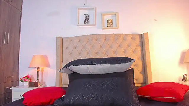 allisson m online show from 10-04-25, 12:07