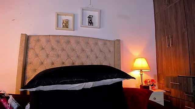 allisson m online show from 04-10-26, 12:12