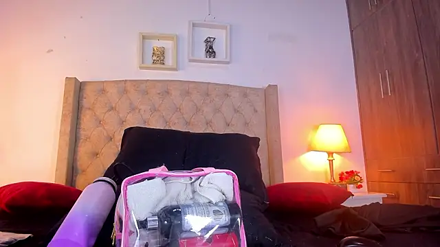 allisson m online show from 03-12-26, 12:09