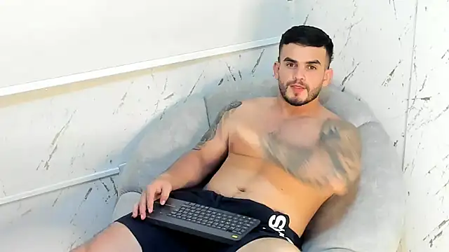 Ricardogo19 online show from 12-17-25, 03:55