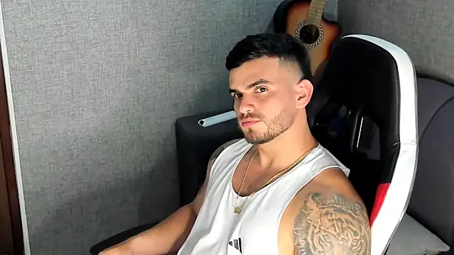 Ricardogo19 online show from 11-05-25, 01:09