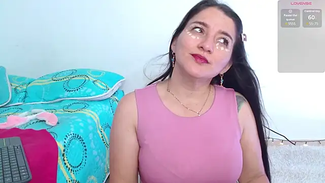 Emelyross  online show from 03-26-26, 12:58