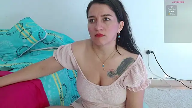 Emelyross  online show from 03-12-26, 10:58