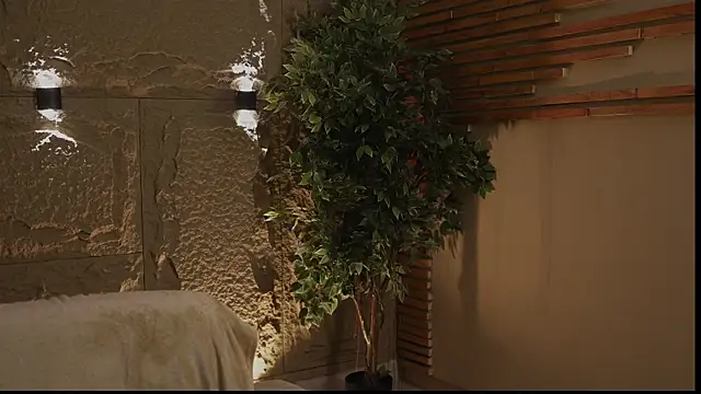 Logan Varela online show from 09-28-25, 02:40