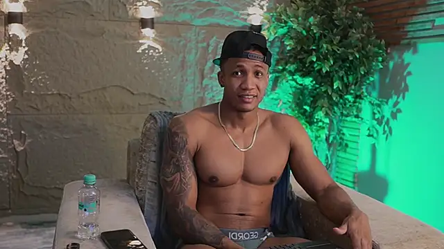 Logan Varela online show from 12-04-25, 01:54