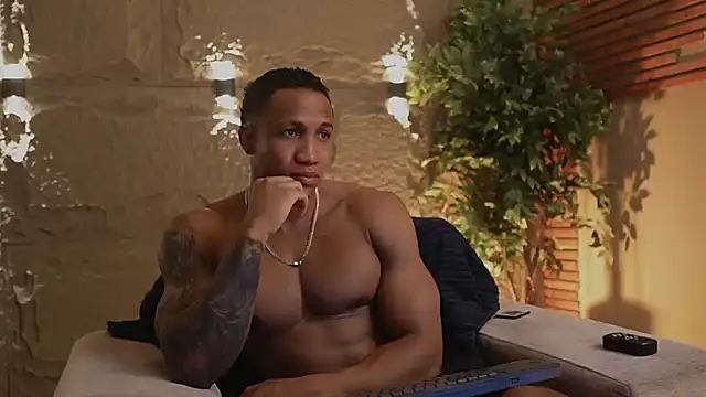 Logan Varela online show from 11-18-25, 09:07