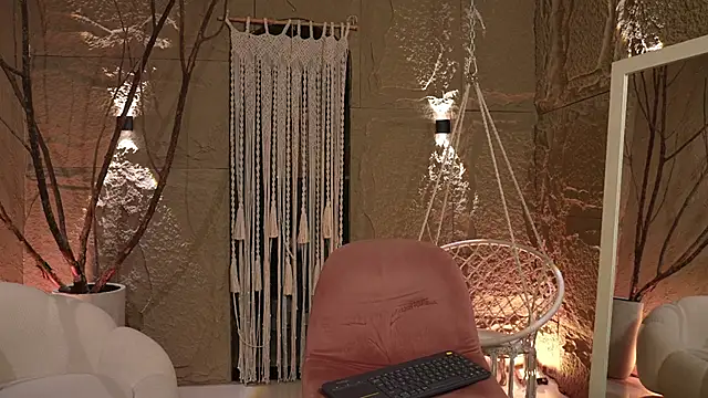 Logan Varela online show from 09-23-25, 12:34