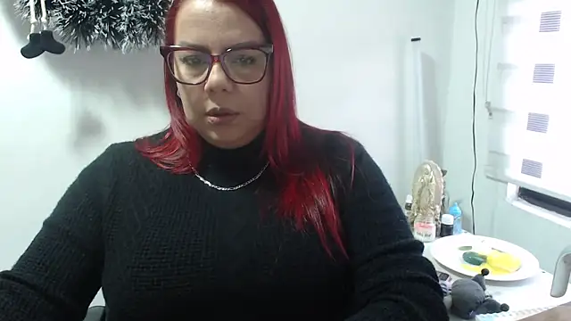 Rebecagiraut online show from 12-15-25, 01:17