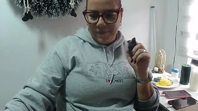 Rebecagiraut online show from 12-18-25, 03:27