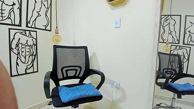 Snapshot of Big_ValentinHunk chatting on 02-18-26, 10:50 Big ValentinHunk online show from 02-18-26, 10:50