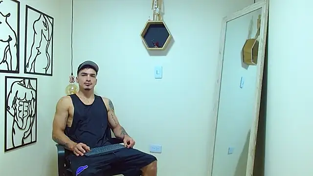 Snapshot of Big_ValentinHunk chatting on 12-21-25, 04:52 Big ValentinHunk online show from 12-21-25, 04:52