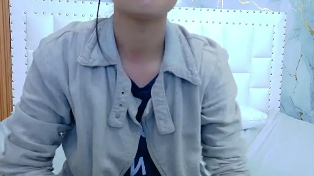 yourcuteneighbourr online show from 01-13-26, 03:10