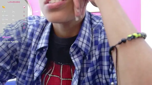 yourcuteneighbourr online show from 09-27-25, 03:45