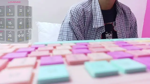 yourcuteneighbourr online show from 02-20-26, 02:41